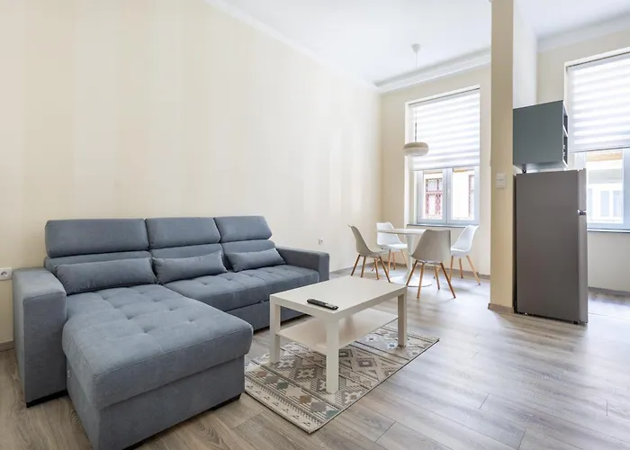 R62B Rottenbiller Apartment
